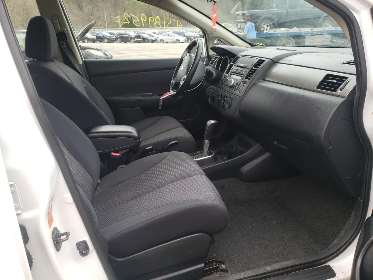 Photo 5 from auction – 2009 NISSAN VERSA S with VIN 3N1BC13E49L430243