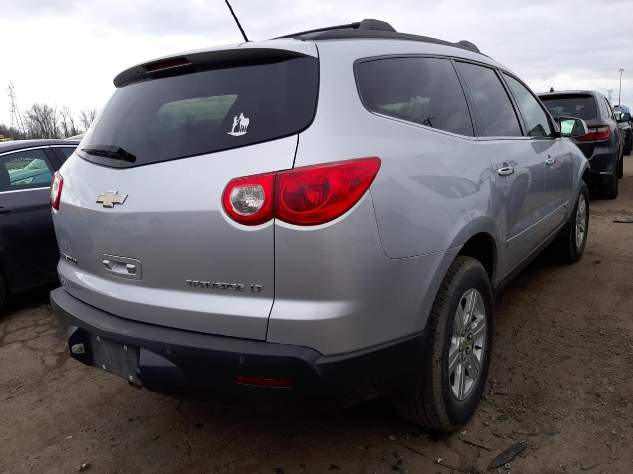 Photo 4 from auction – 2009 CHEVROLET TRAVERSE L with VIN 1GNER23DX9S128549