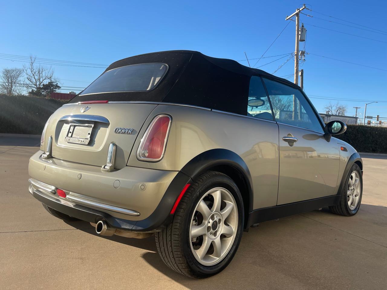 Photo 4 from auction – 2008 MINI COOPER with VIN WMWRF33588TG17929