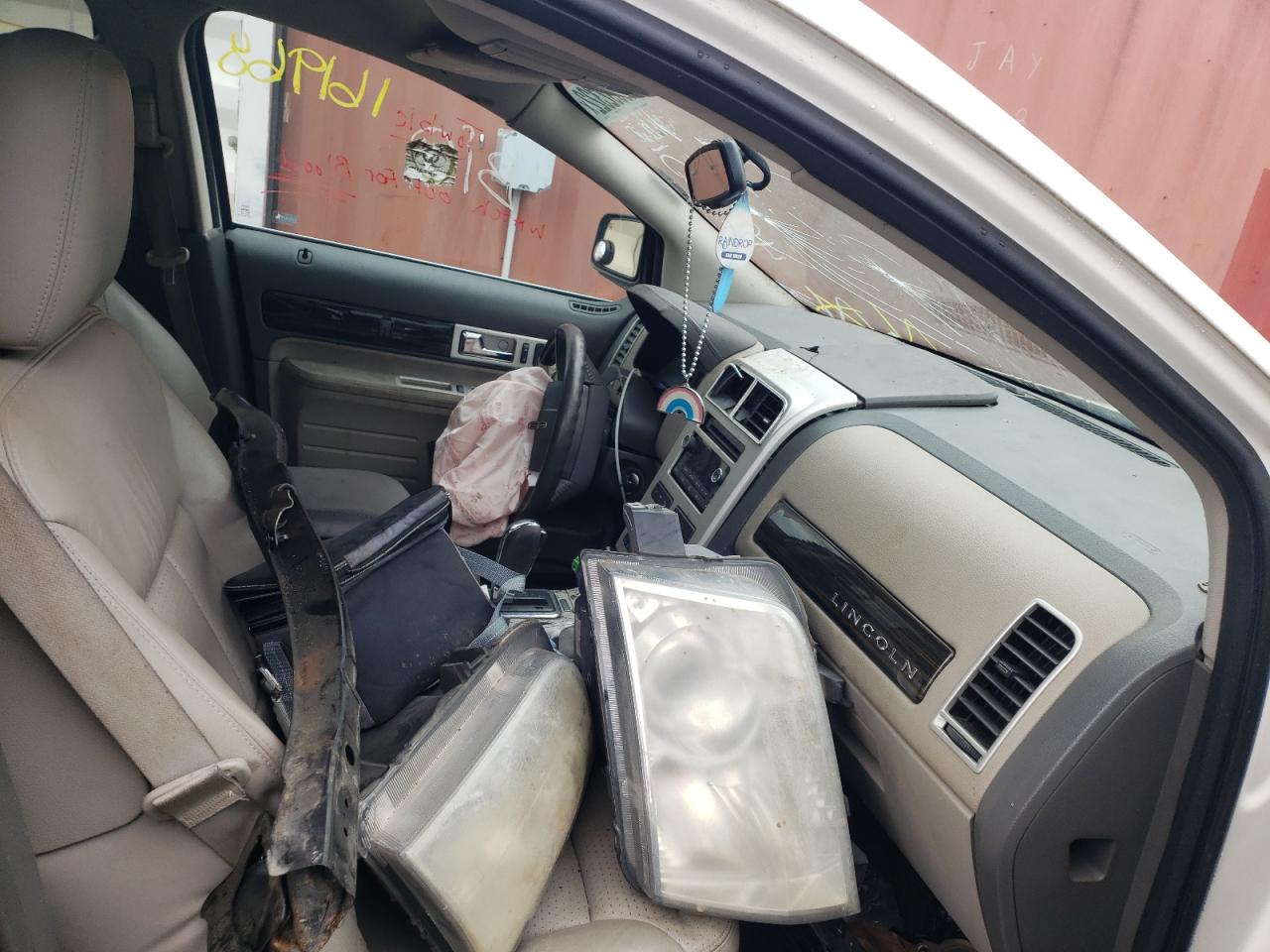 Photo 5 from auction – 2008 LINCOLN MKX with VIN 2LMDU68C88BJ40220