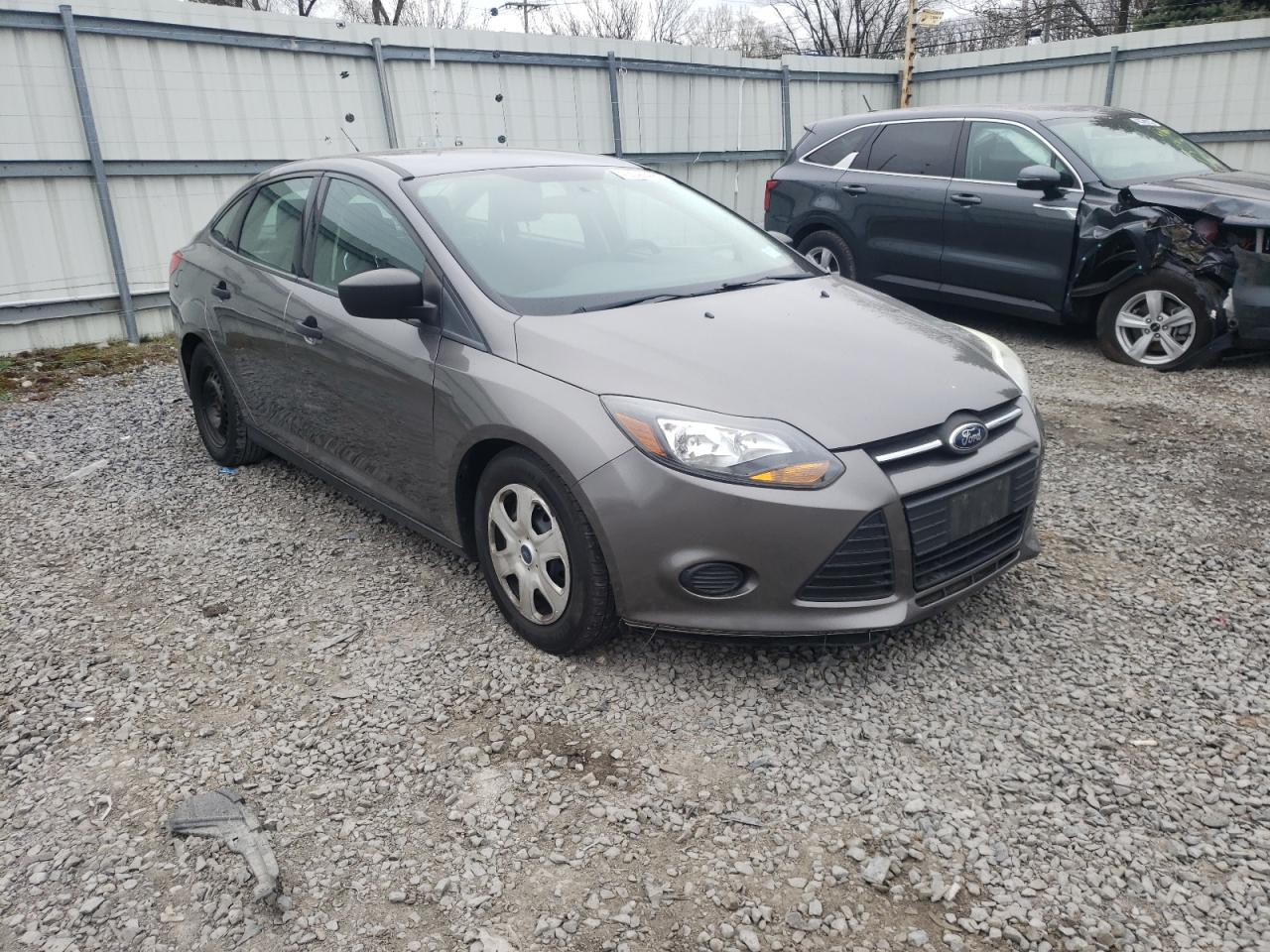 FORD FOCUS S 2014 with VIN 1FADP3E27EL249318 - Photo from auction