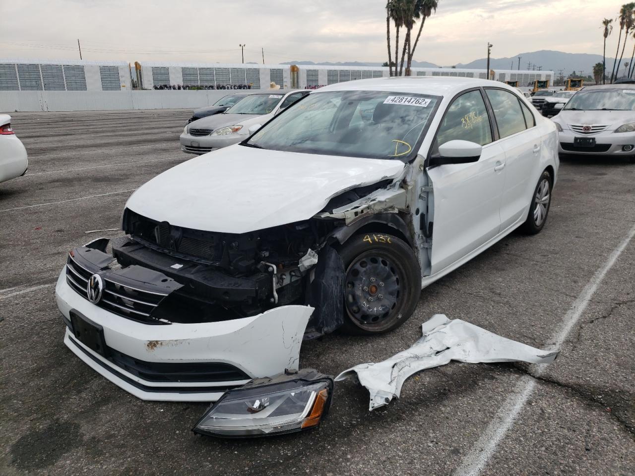 Photo 2 from auction – 2017 VOLKSWAGEN JETTA S with VIN 3VW2B7AJ9HM235490