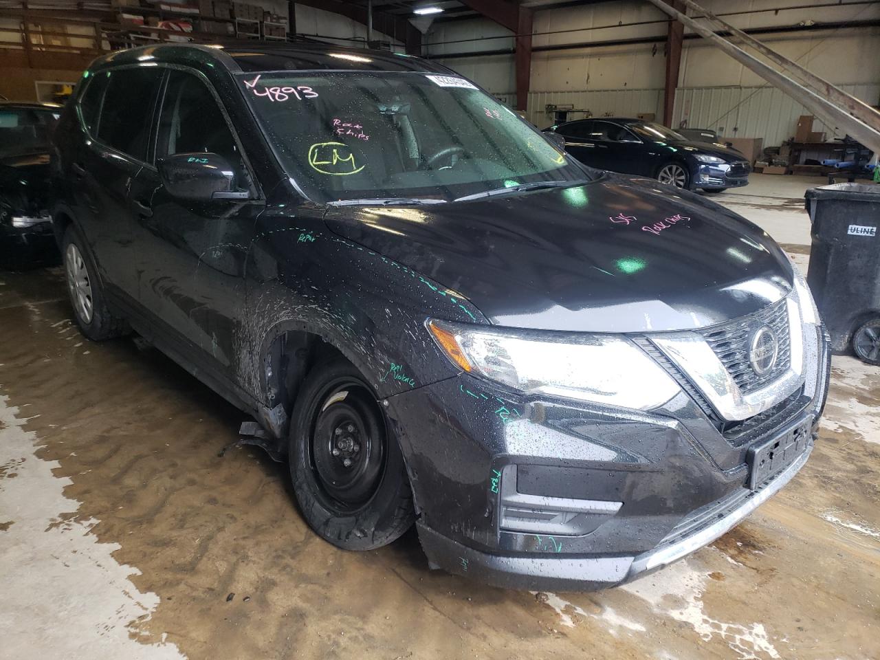 NISSAN ROGUE S 2018 with VIN JN8AT2MT5JW457921 - Photo from auction