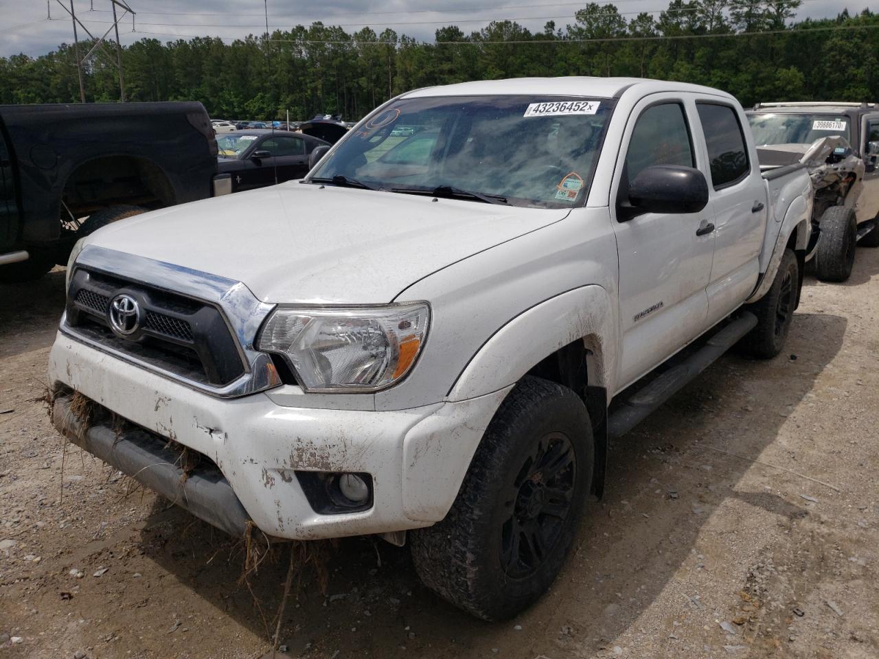 Photo 2 from auction – 2015 TOYOTA TACOMA DOU with VIN 5TFLU4EN8FX141833