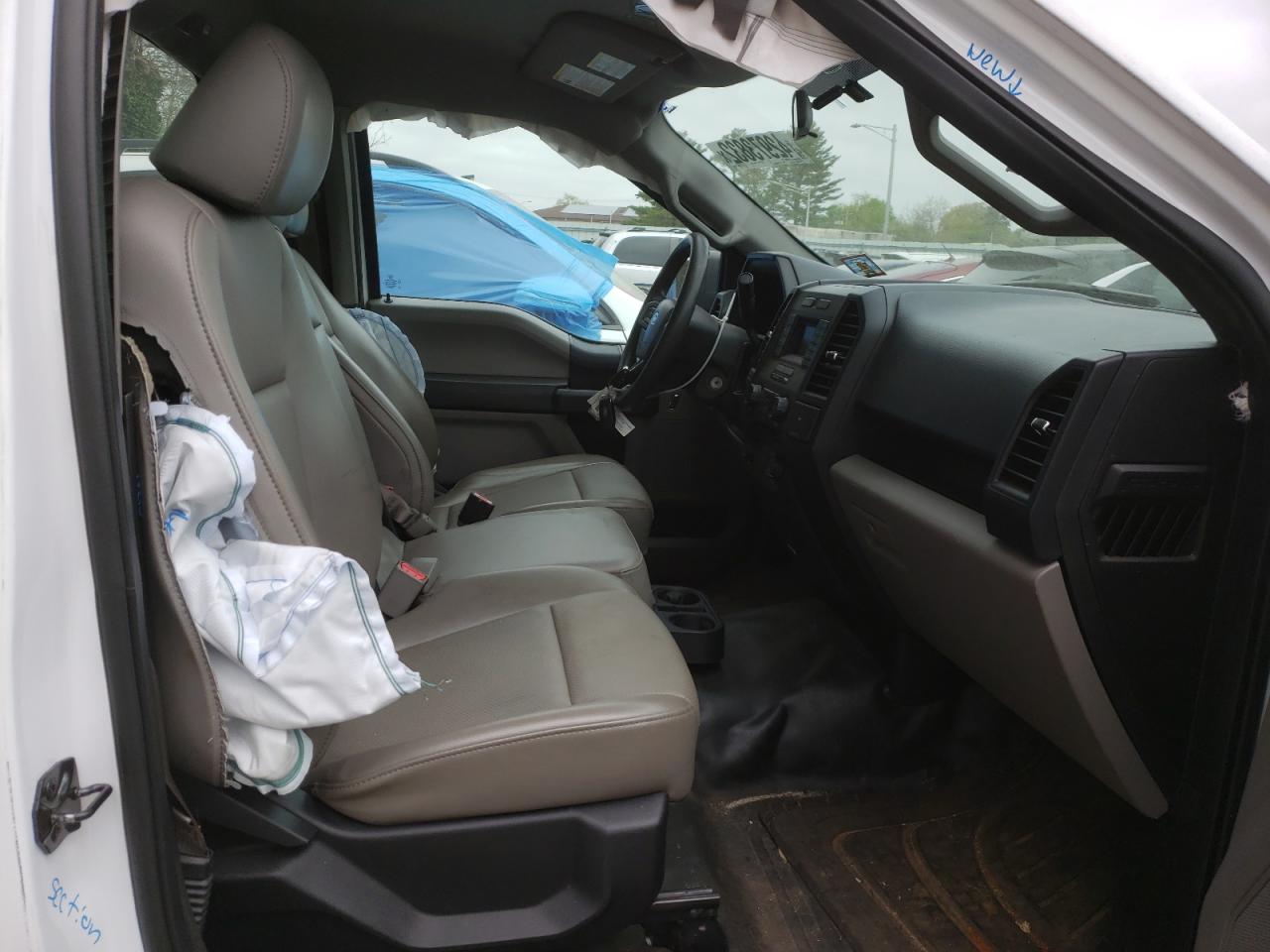 Zdjęcie 5 z aukcji – 2016 FORD F150 z VIN 1FTMF1C82GKE64705