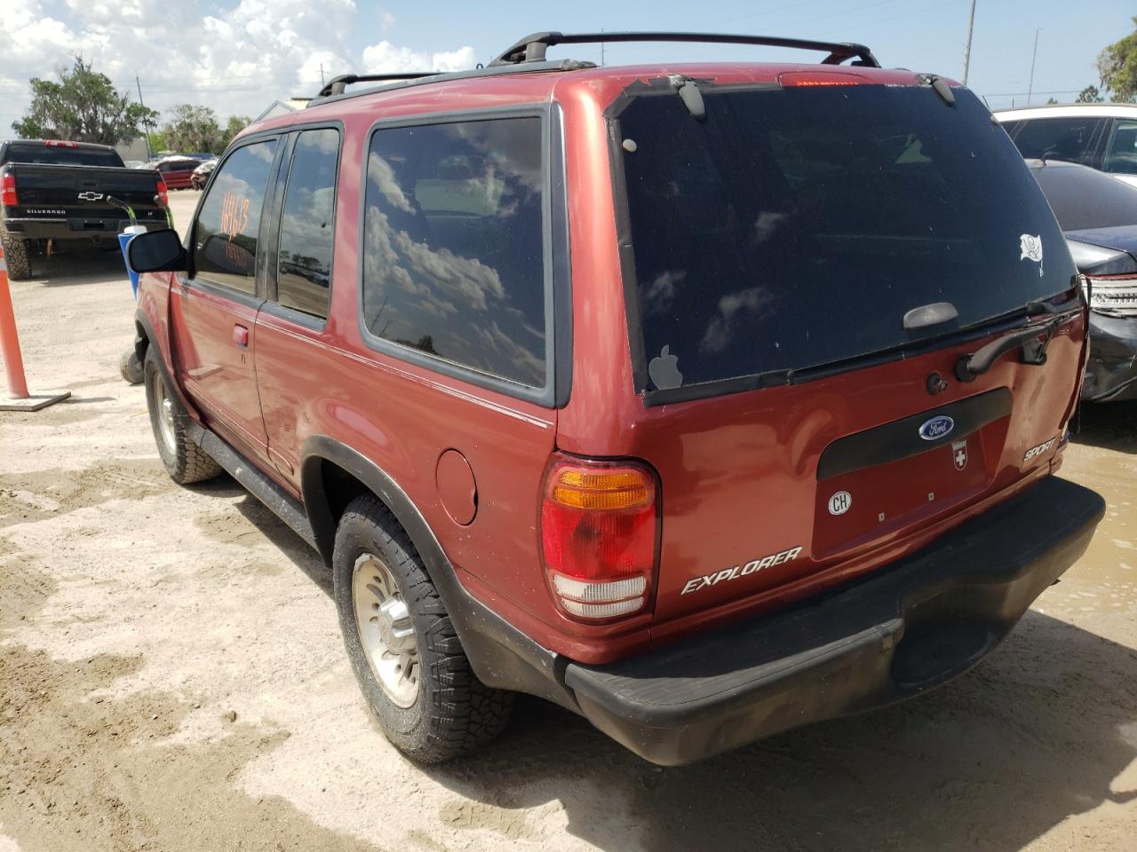 Photo 3 from auction – 2000 FORD EXPLORER S with VIN 1FMYU60E5YUB06966