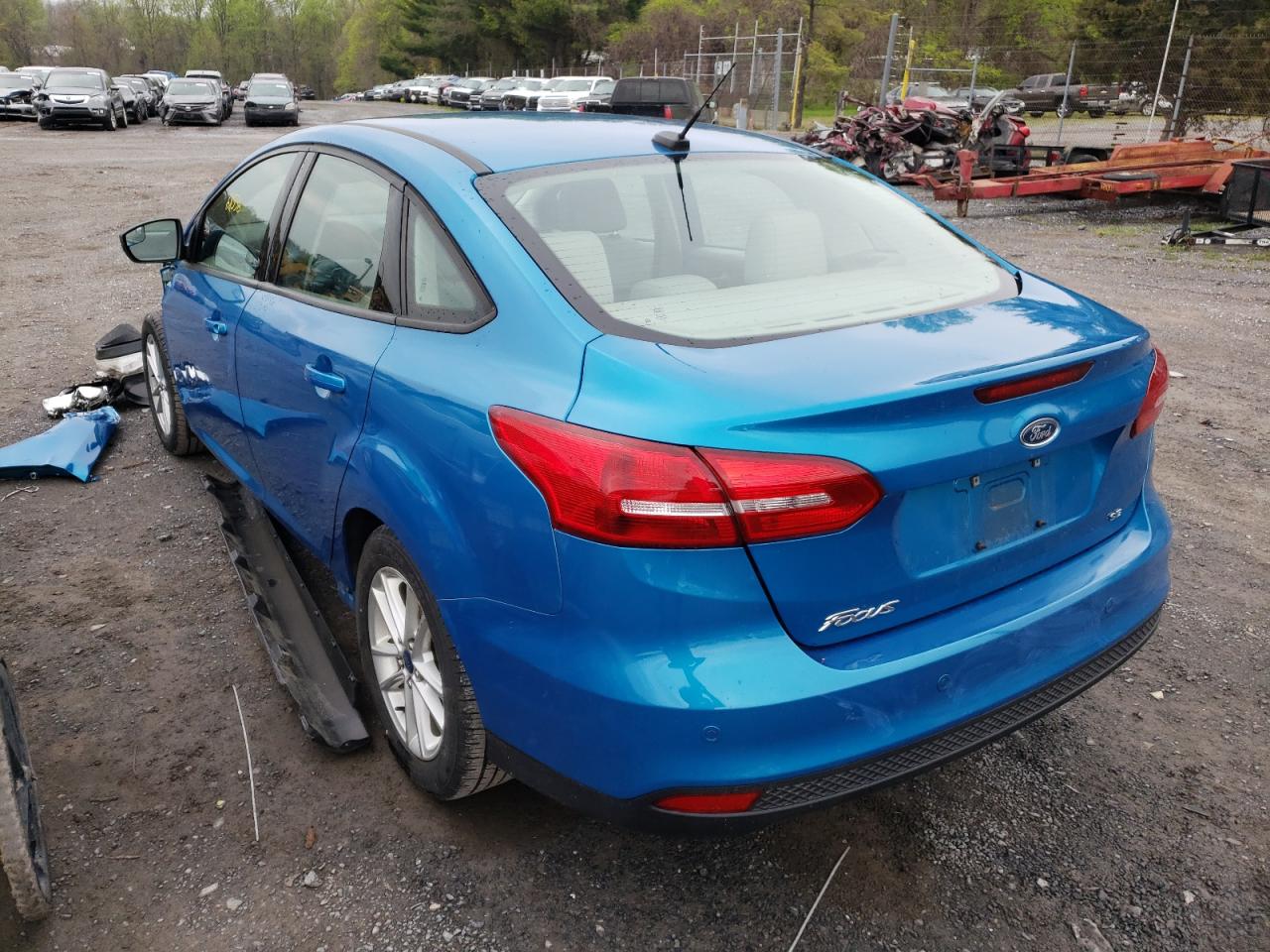 Photo 3 from auction – 2015 FORD FOCUS SE with VIN 1FADP3F24FL285631