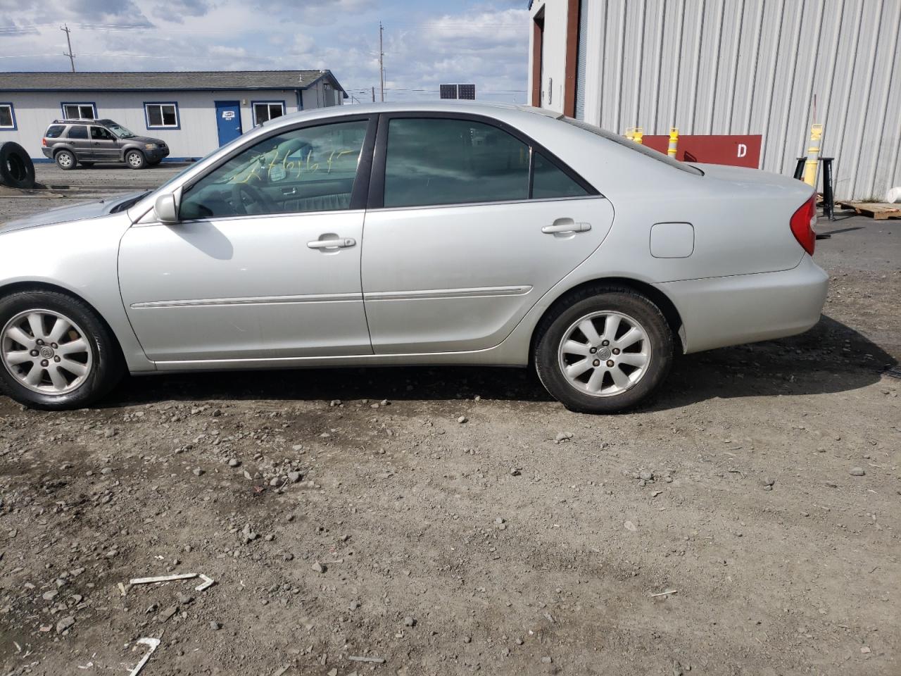 Photo 10 from auction – 2002 TOYOTA CAMRY LE with VIN 4T1BF30K92U001584