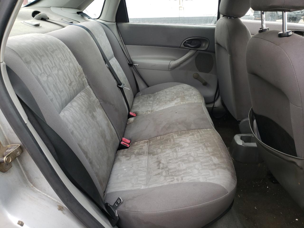 Photo 6 from auction – 2005 FORD FOCUS ZX4 with VIN 1FAFP34N55W129729