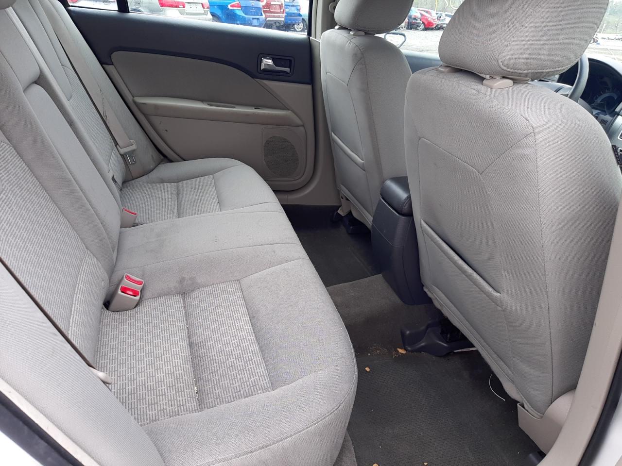 Photo 6 from auction – 2011 FORD FUSION SE with VIN 3FAHP0HA4BR205941