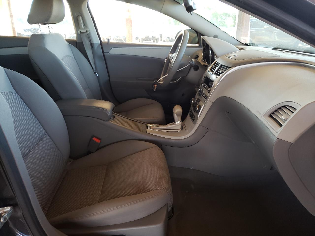 Photo 5 from auction – 2010 CHEVROLET MALIBU LS with VIN 1G1ZB5EB7AF294108