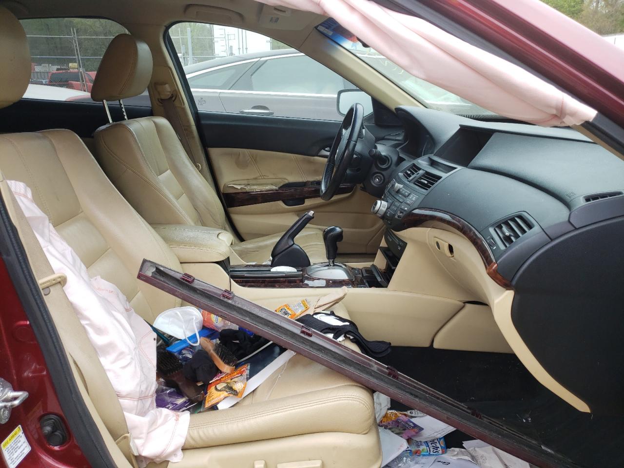Photo 5 from auction – 2011 HONDA ACCORD CRO with VIN 5J6TF2H54BL000604