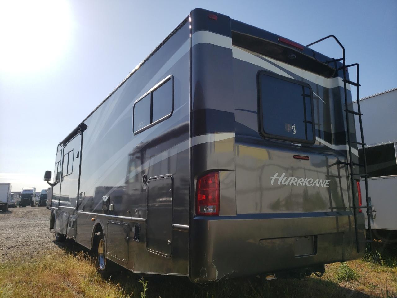 Photo 3 from auction – 2012 THOR HURRICANE with VIN 1F65F5DY2B0A10648