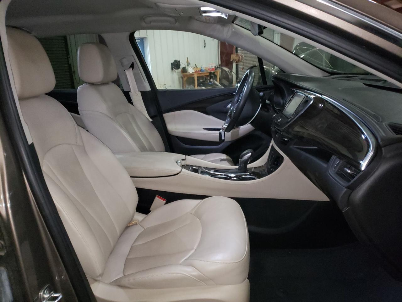 Photo 5 from auction – 2019 BUICK ENVISION P with VIN LRBFX4SX8KD009532