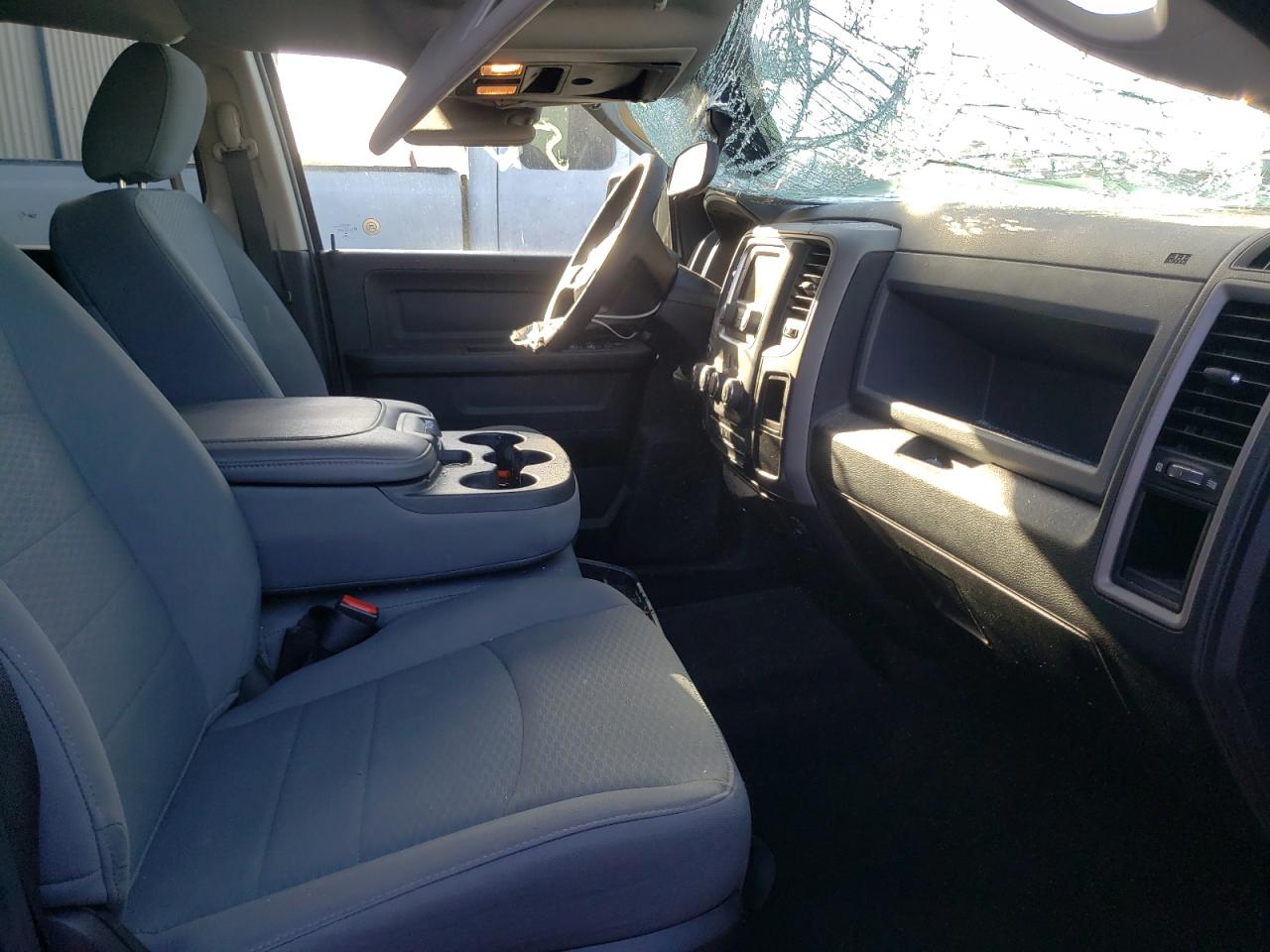 Photo 5 from auction – 2018 RAM 1500 ST with VIN 3C6RR6KG5JG238232