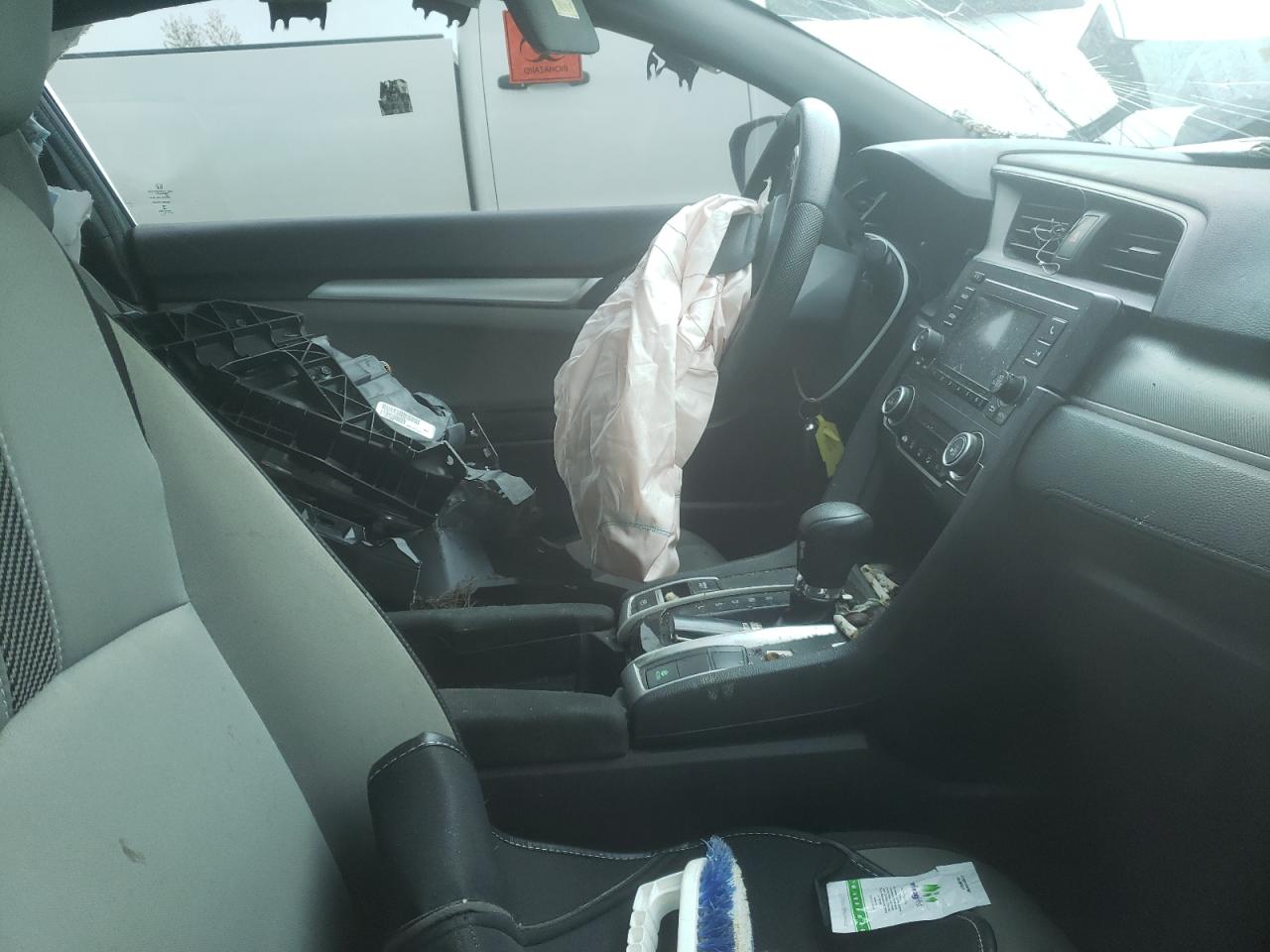 Photo 5 from auction – 2016 HONDA CIVIC LX with VIN 2HGFC4B05GH304132