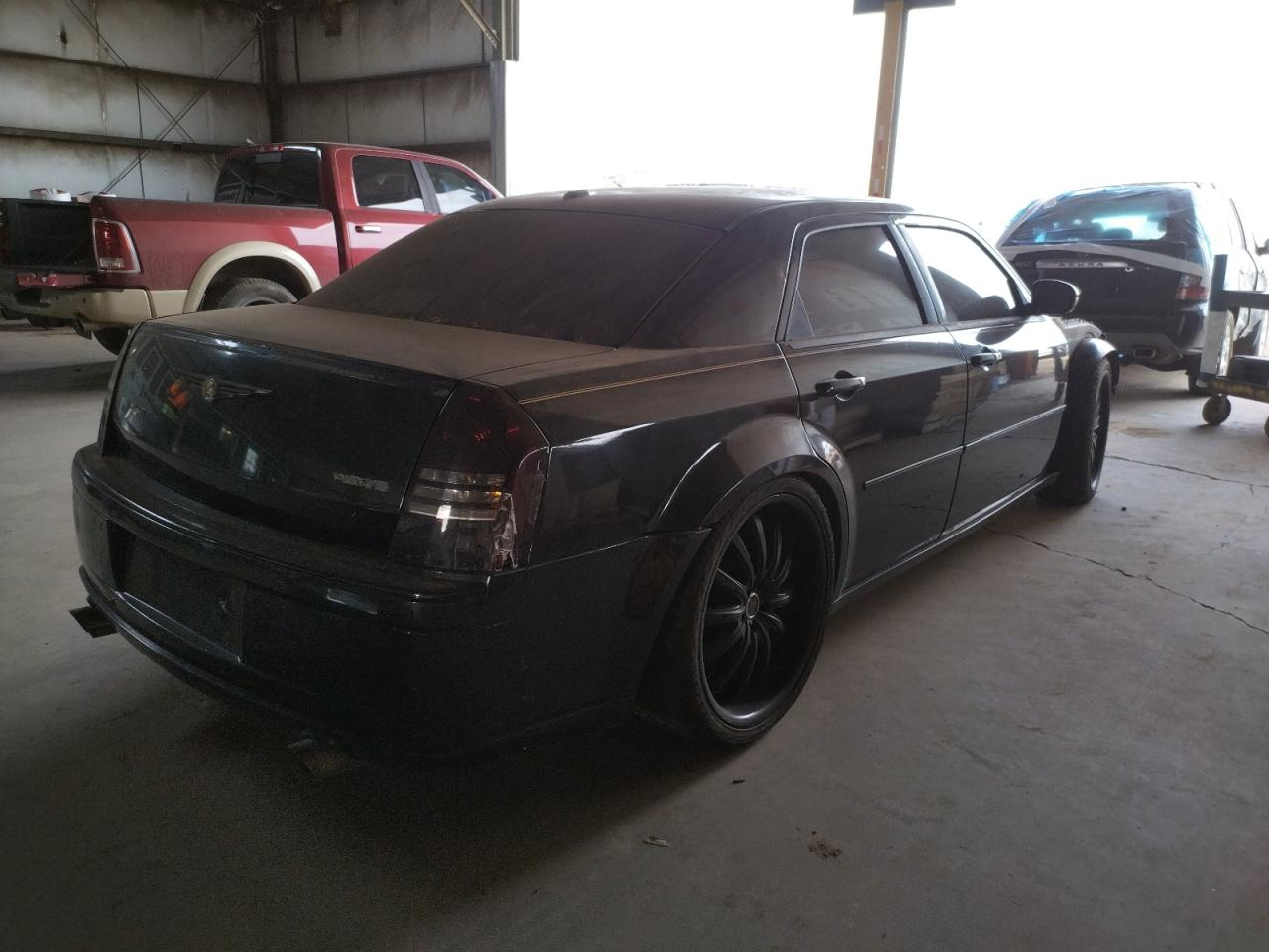 Photo 4 from auction – 2006 CHRYSLER 300C SRT-8 with VIN 2C3KA73W76H340205