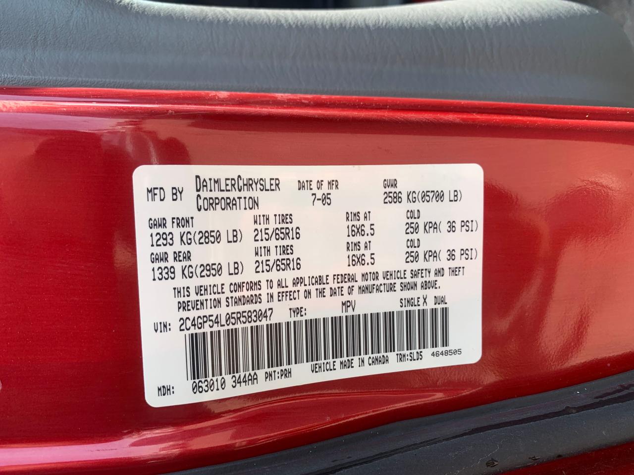 Photo 10 from auction – 2005 CHRYSLER TOWN & COU with VIN 2C4GP54L05R583047