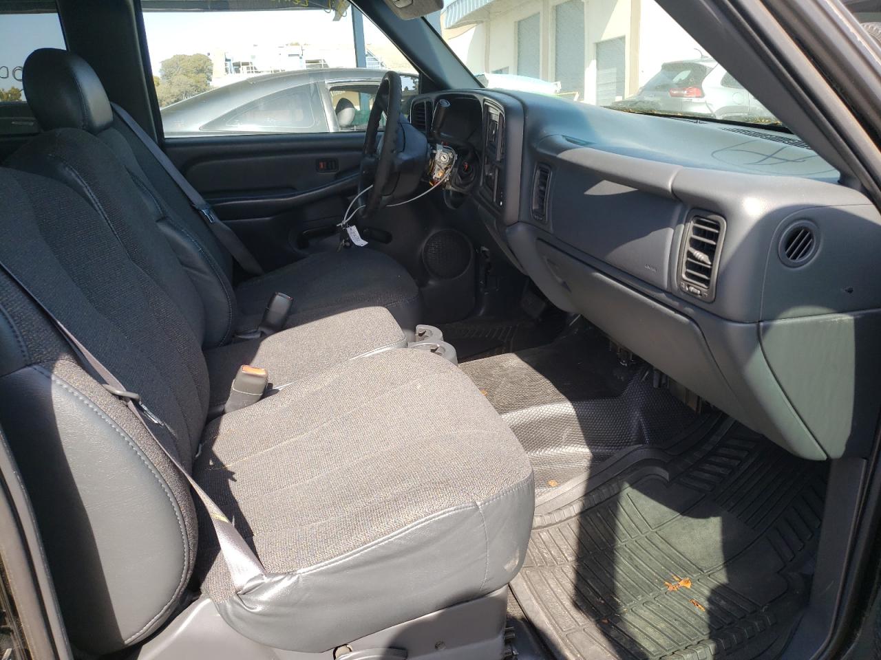Photo 5 from auction – 2001 CHEVROLET SILVERADO with VIN 1GCEC19W91Z167724