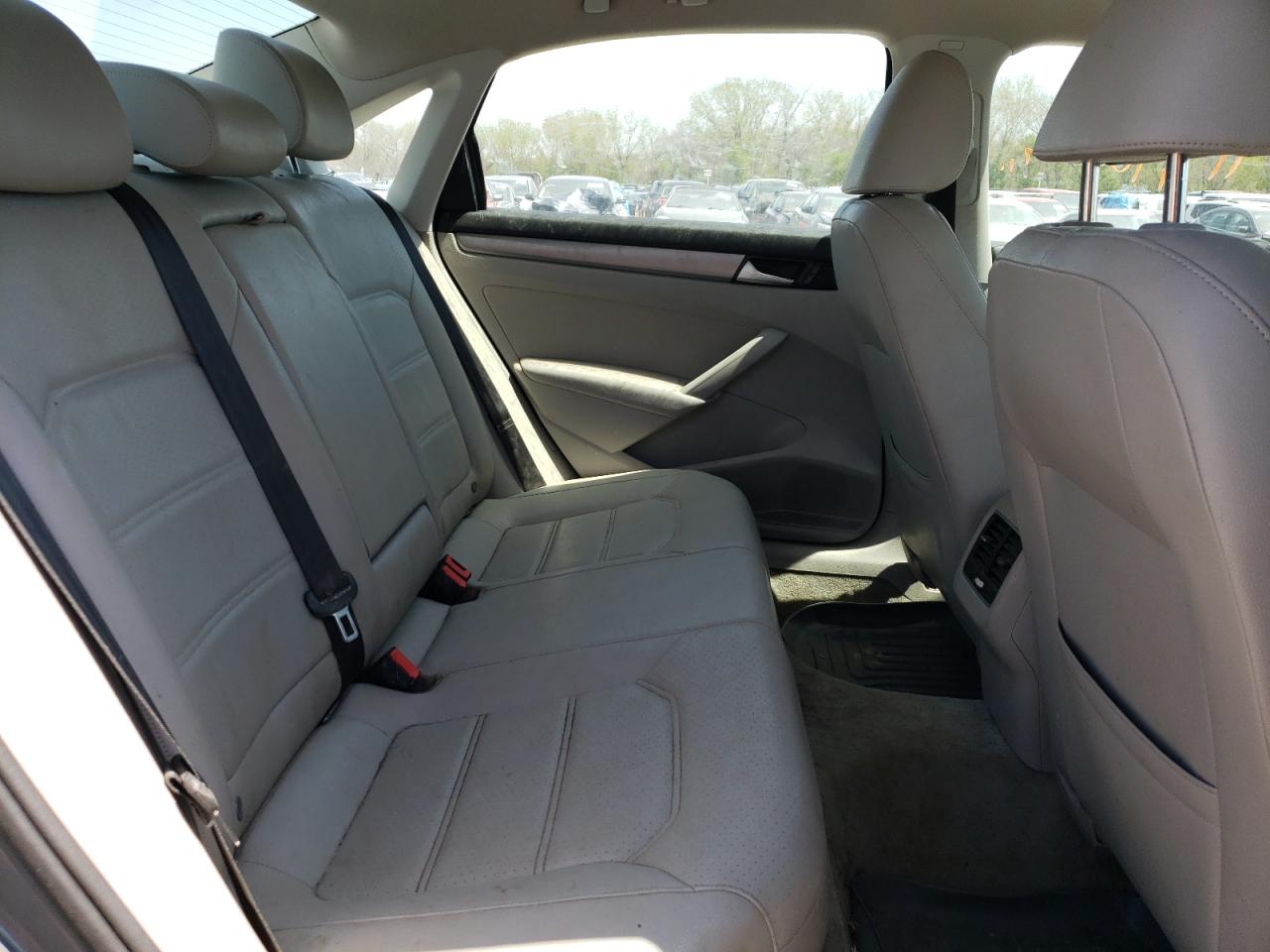 Photo 6 from auction – 2014 VOLKSWAGEN PASSAT SE with VIN 1VWBT7A36EC118672