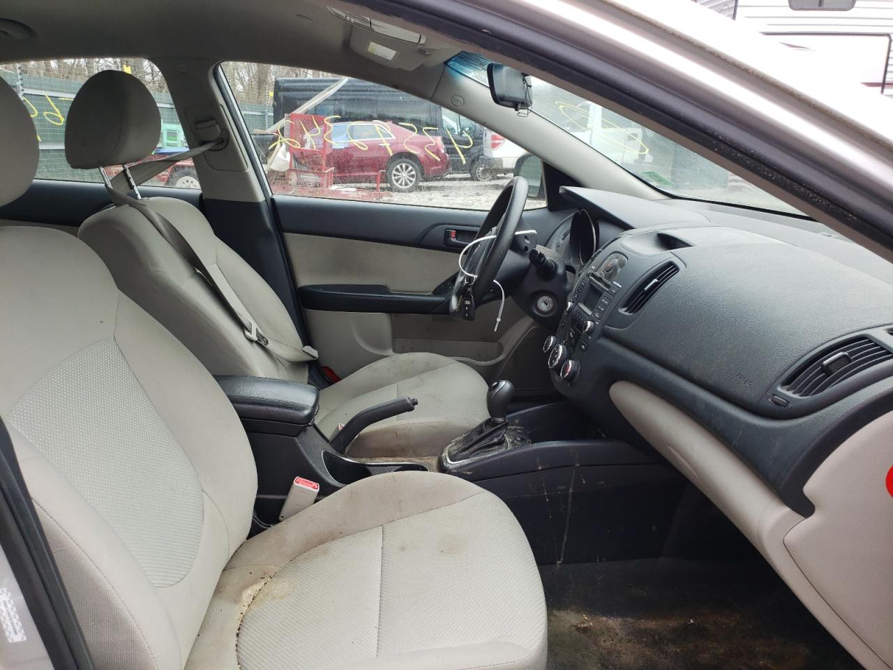 Photo 5 from auction – 2012 KIA FORTE EX with VIN KNAFU4A24C5554006
