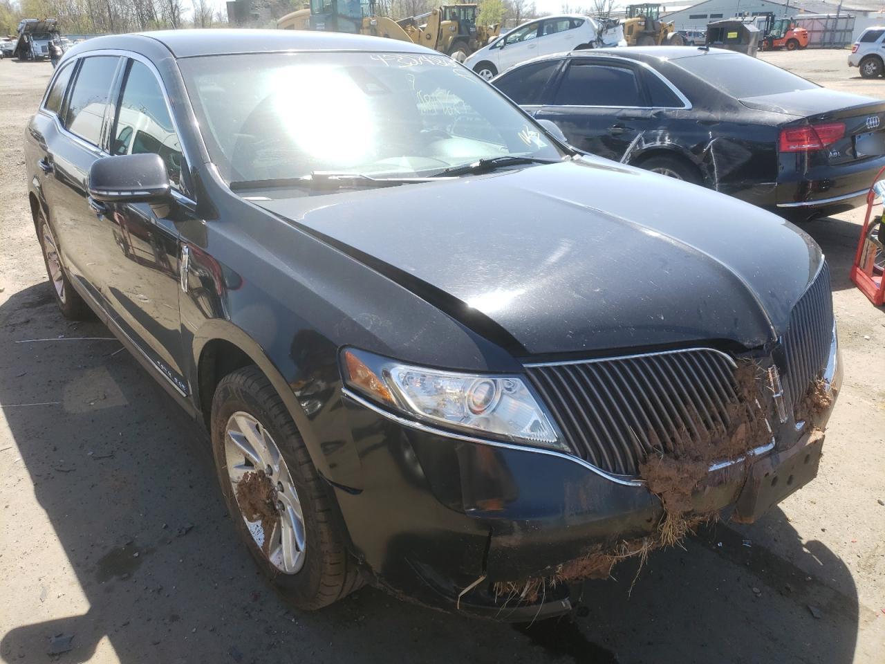 LINCOLN MKT 2016 with VIN 2LMHJ5NKXGBL02024 - Photo from auction