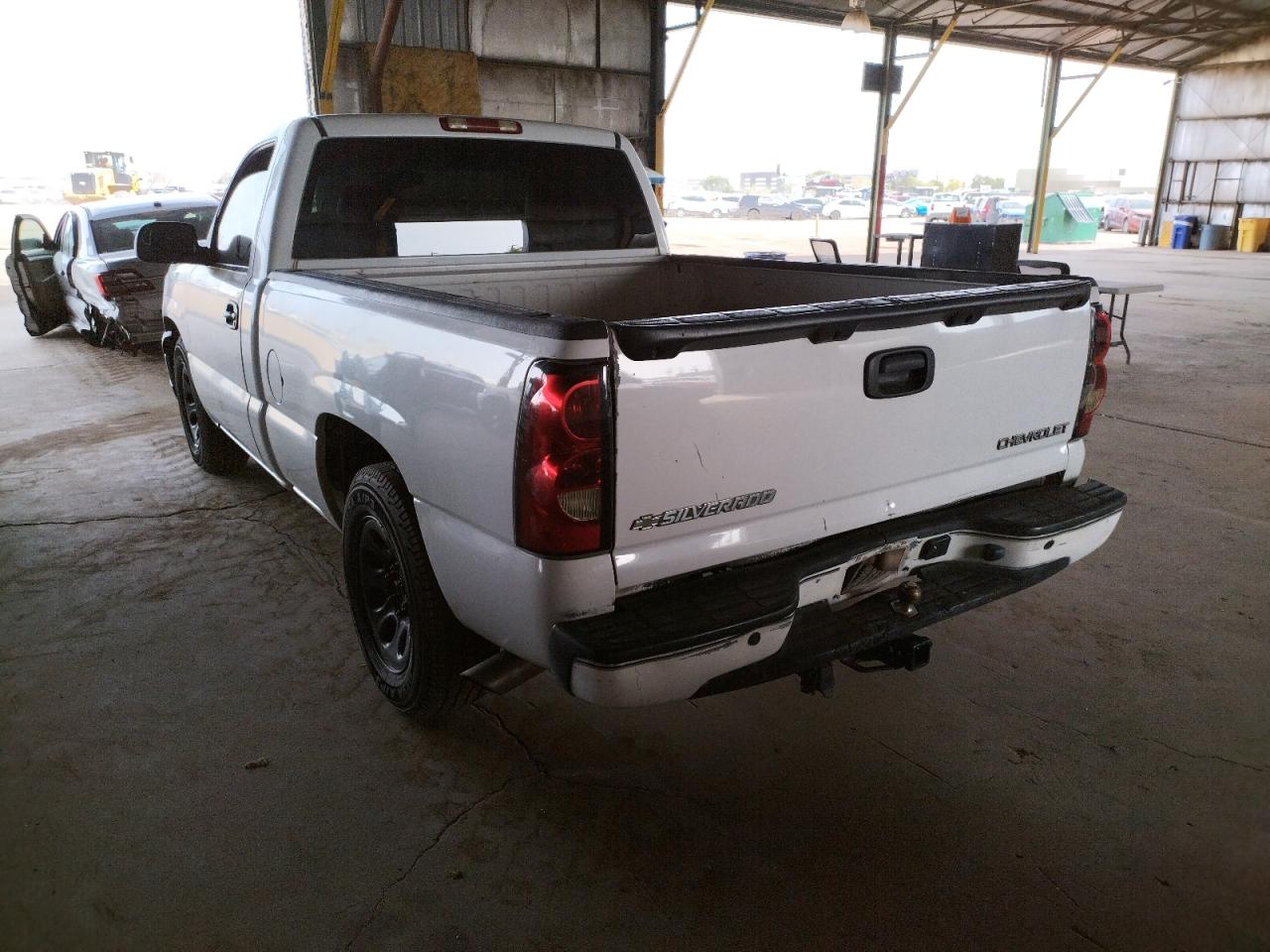 Photo 3 from auction – 2007 CHEVROLET SILVERADO with VIN 1GCEC14XX7Z169183