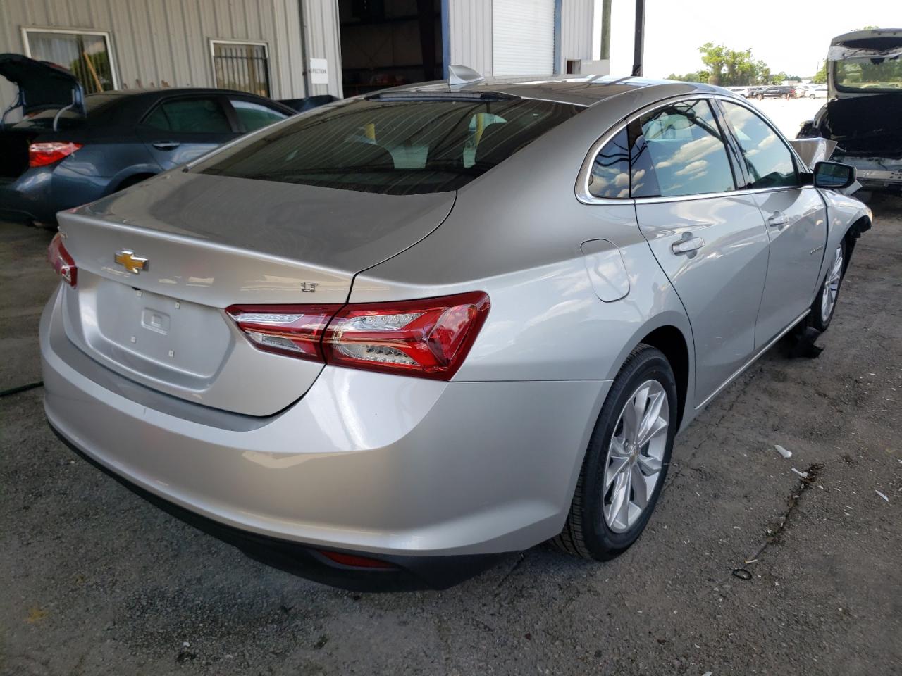 Photo 4 from auction – 2022 CHEVROLET MALIBU LT with VIN 1G1ZD5ST0NF120930