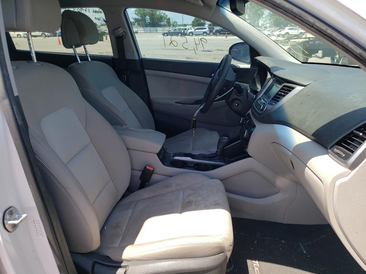 Photo 5 from auction – 2016 HYUNDAI TUCSON LIM with VIN KM8J33A46GU144780