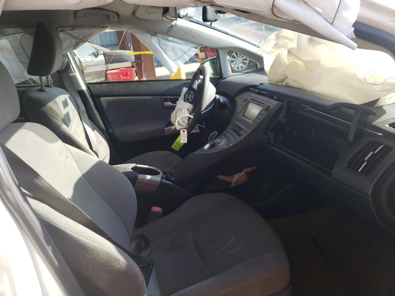 Photo 5 from auction – 2015 TOYOTA PRIUS with VIN JTDKN3DU3F1914917