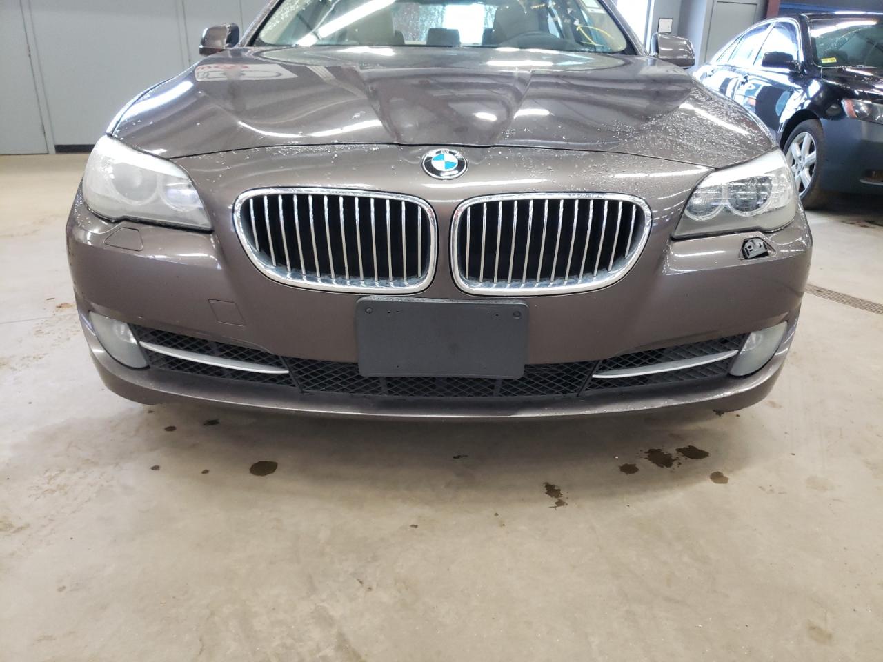 Photo 9 from auction – 2013 BMW 528 XI with VIN WBAXH5C58DDW14348