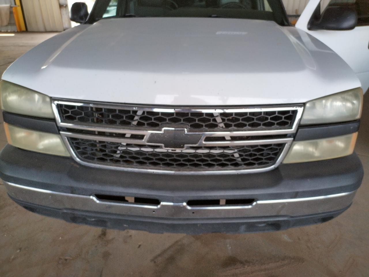 Photo 7 from auction – 2007 CHEVROLET SILVERADO with VIN 1GCEC14XX7Z169183