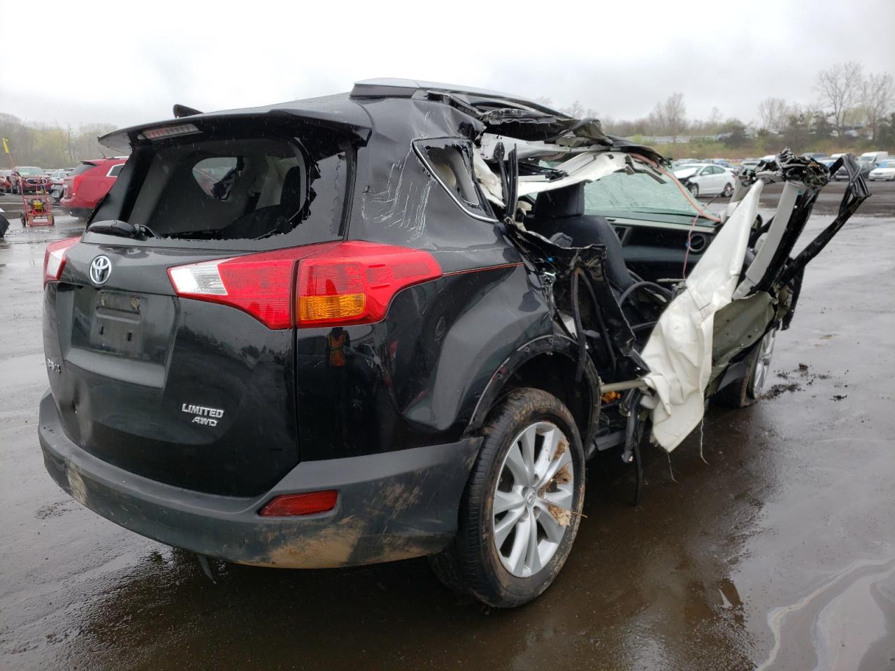 Photo 4 from auction – 2015 TOYOTA RAV4 LIMIT with VIN 2T3DFREV6FW257600