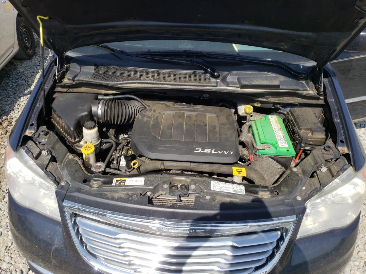 Photo 7 from auction – 2013 CHRYSLER TOWN & COU with VIN 2C4RC1BGXDR594025