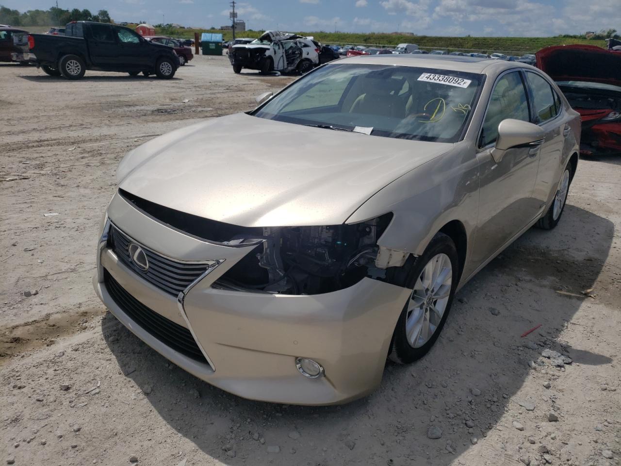 Photo 2 from auction – 2013 LEXUS ES 300H with VIN JTHBW1GG2D2026236