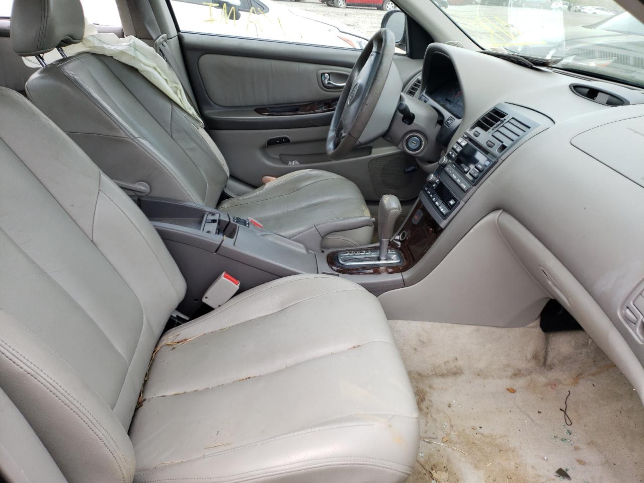 Photo 5 from auction – 2001 NISSAN MAXIMA GXE with VIN JN1CA31A61T105390