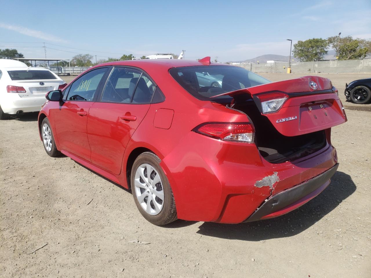 Photo 3 from auction – 2021 TOYOTA COROLLA LE with VIN 5YFEPMAE4MP213726