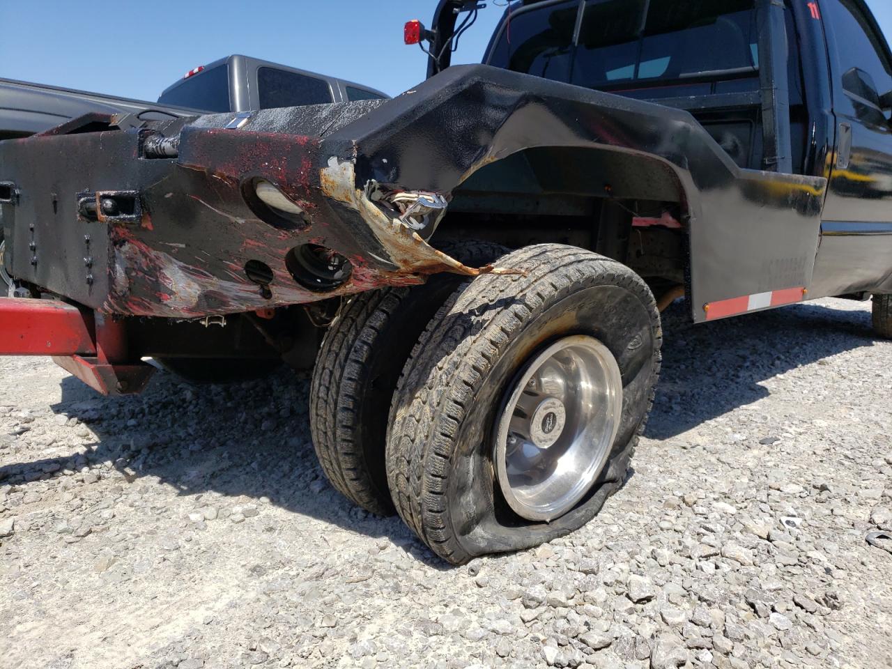 Photo 9 from auction – 2004 FORD F350 SUPER with VIN 1FDWF36L24ED99171