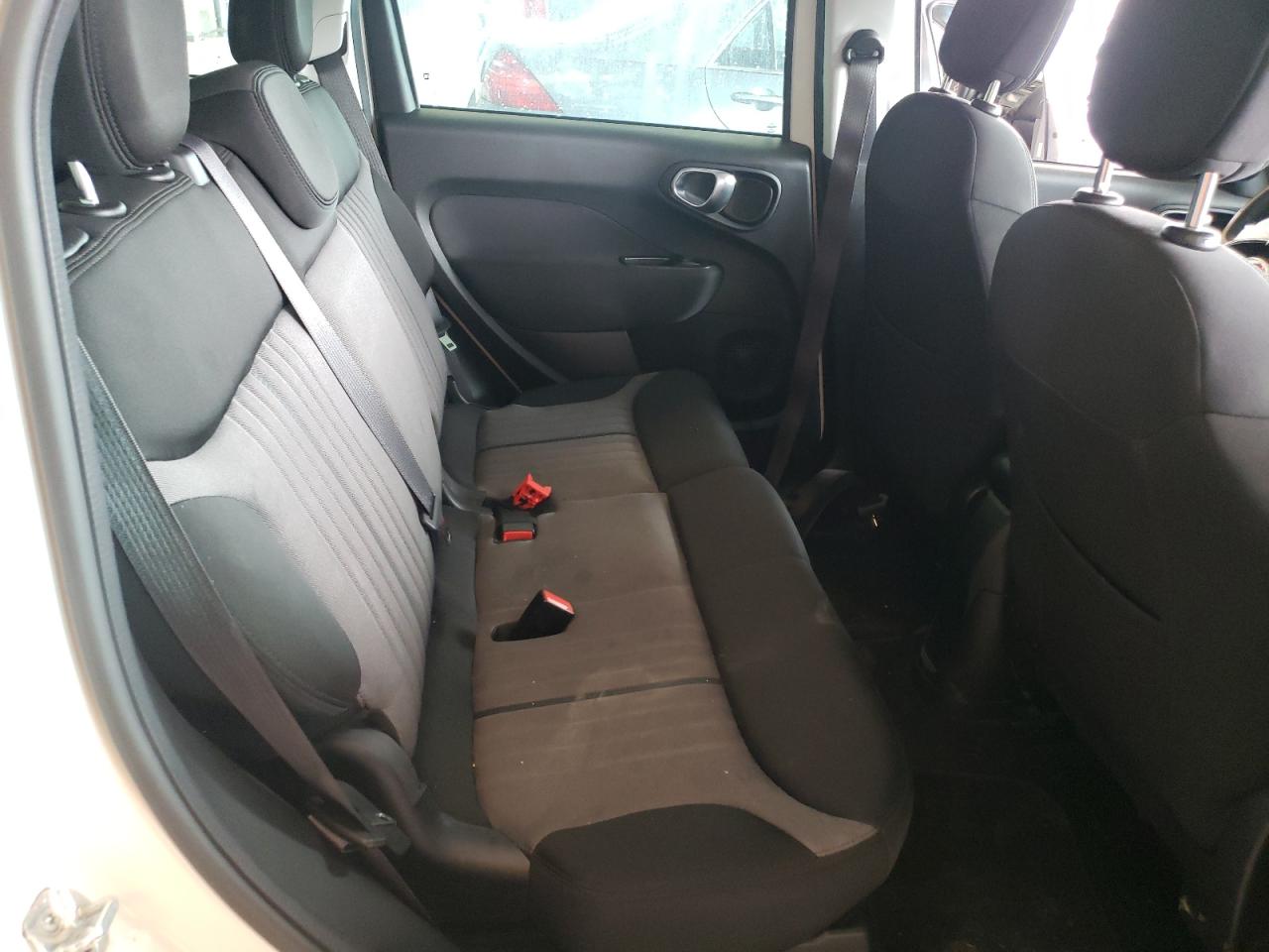 Photo 6 from auction – 2017 FIAT 500L POP with VIN ZFBCFAAH1HZ040135
