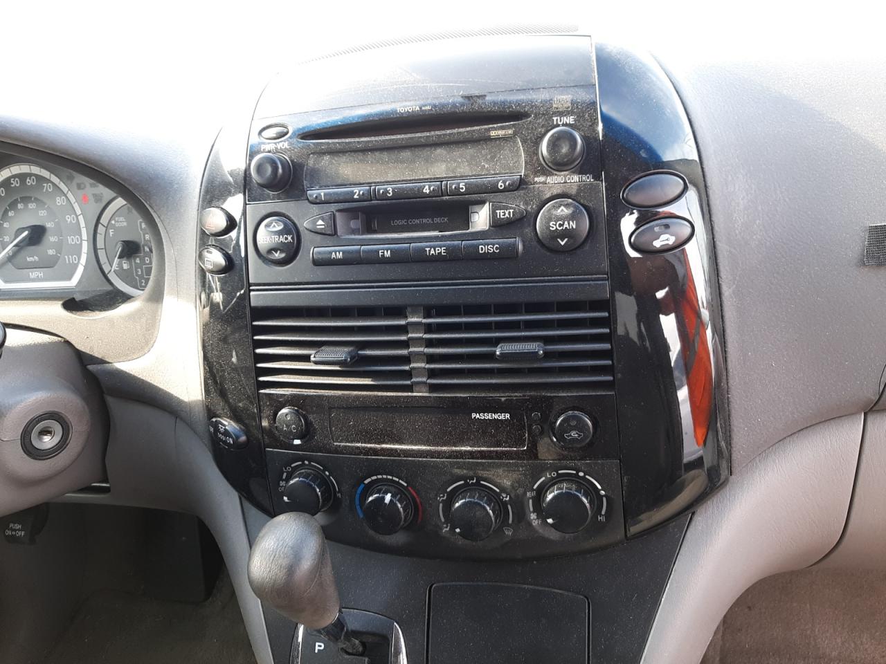 Photo 9 from auction – 2005 TOYOTA SIENNA CE with VIN 5TDZA23C55S374582