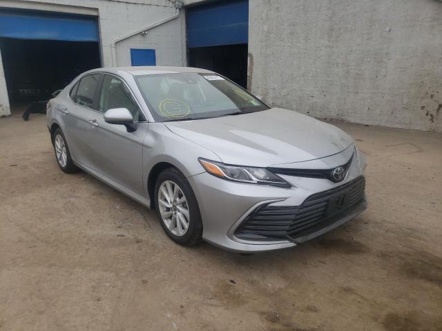 Photo 1 from auction – 2022 TOYOTA CAMRY LE with VIN 4T1C11BK6NU054252