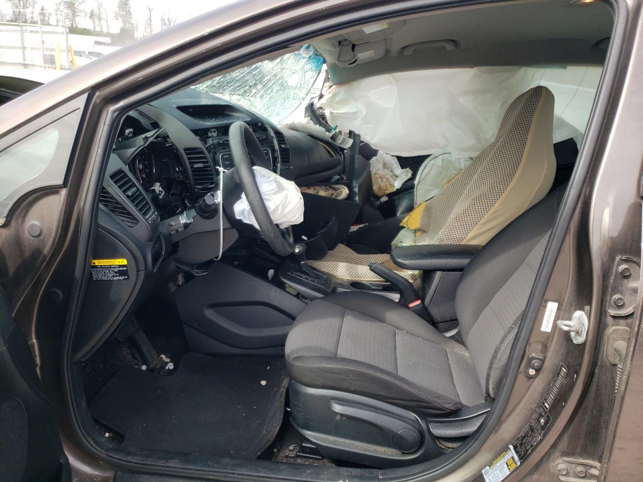 Photo 5 from auction – 2014 KIA FORTE LX with VIN KNAFX4A60E5207737