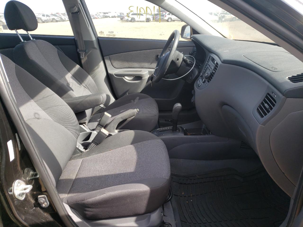 Photo 5 from auction – 2009 KIA RIO BASE with VIN KNADE223396467149