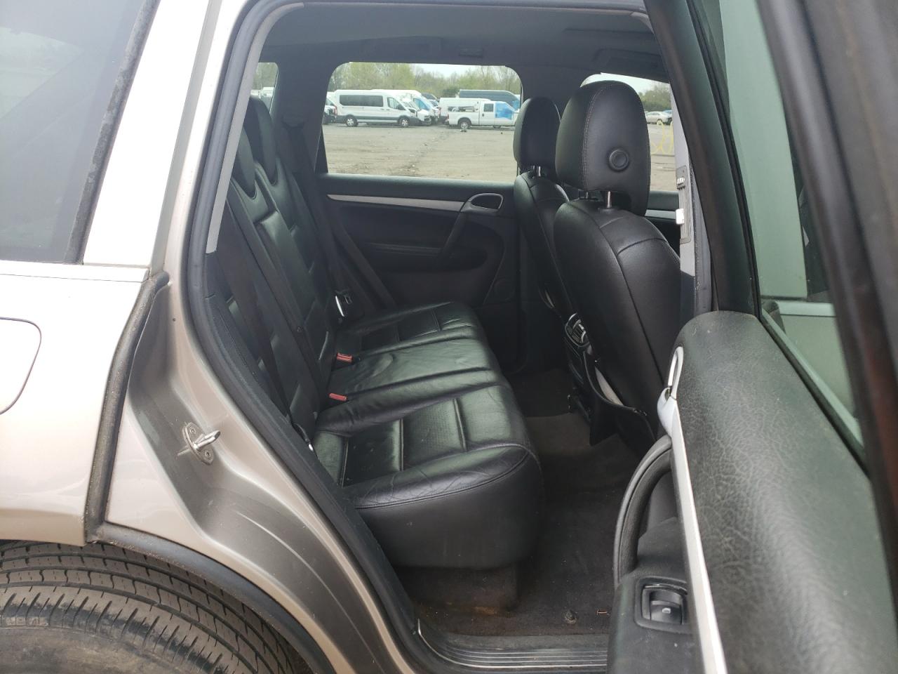 Photo 6 from auction – 2004 PORSCHE CAYENNE S with VIN WP1AB29P74LA72018