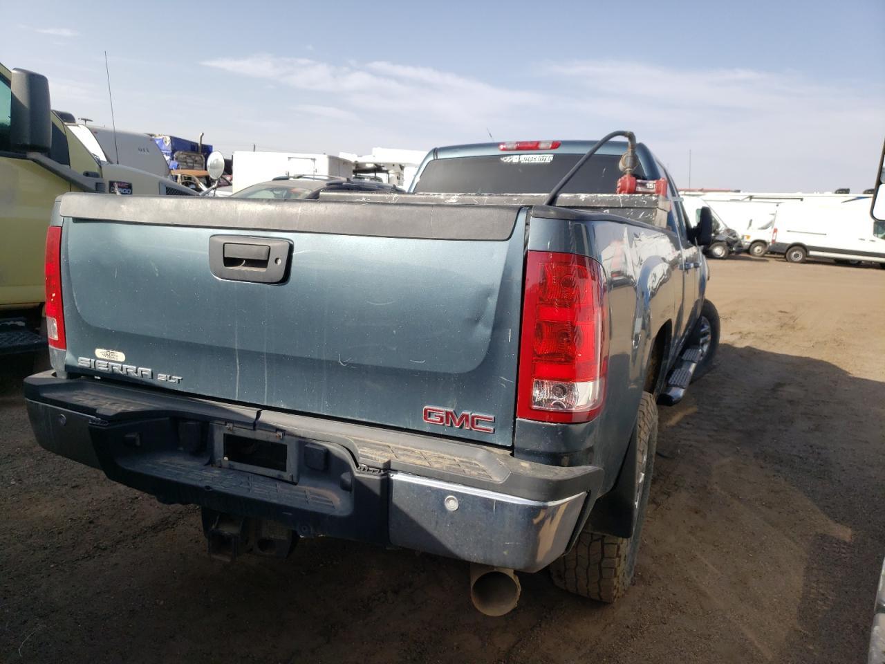 Photo 4 from auction – 2011 GMC SIERRA K35 with VIN 1GT424C88BF128796