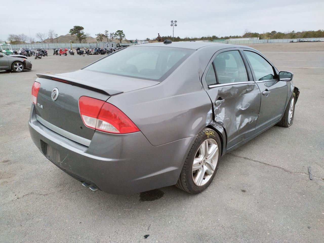 Photo 4 from auction – 2010 MERCURY MILAN with VIN 3MEHM0HA6AR606181
