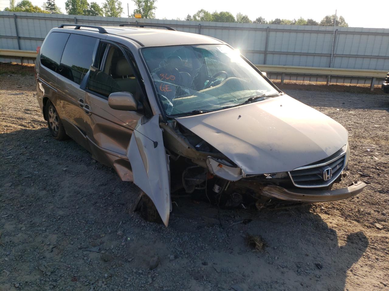 HONDA ODYSSEY EX 2004 with VIN 5FNRL18964B014113 - Photo from auction