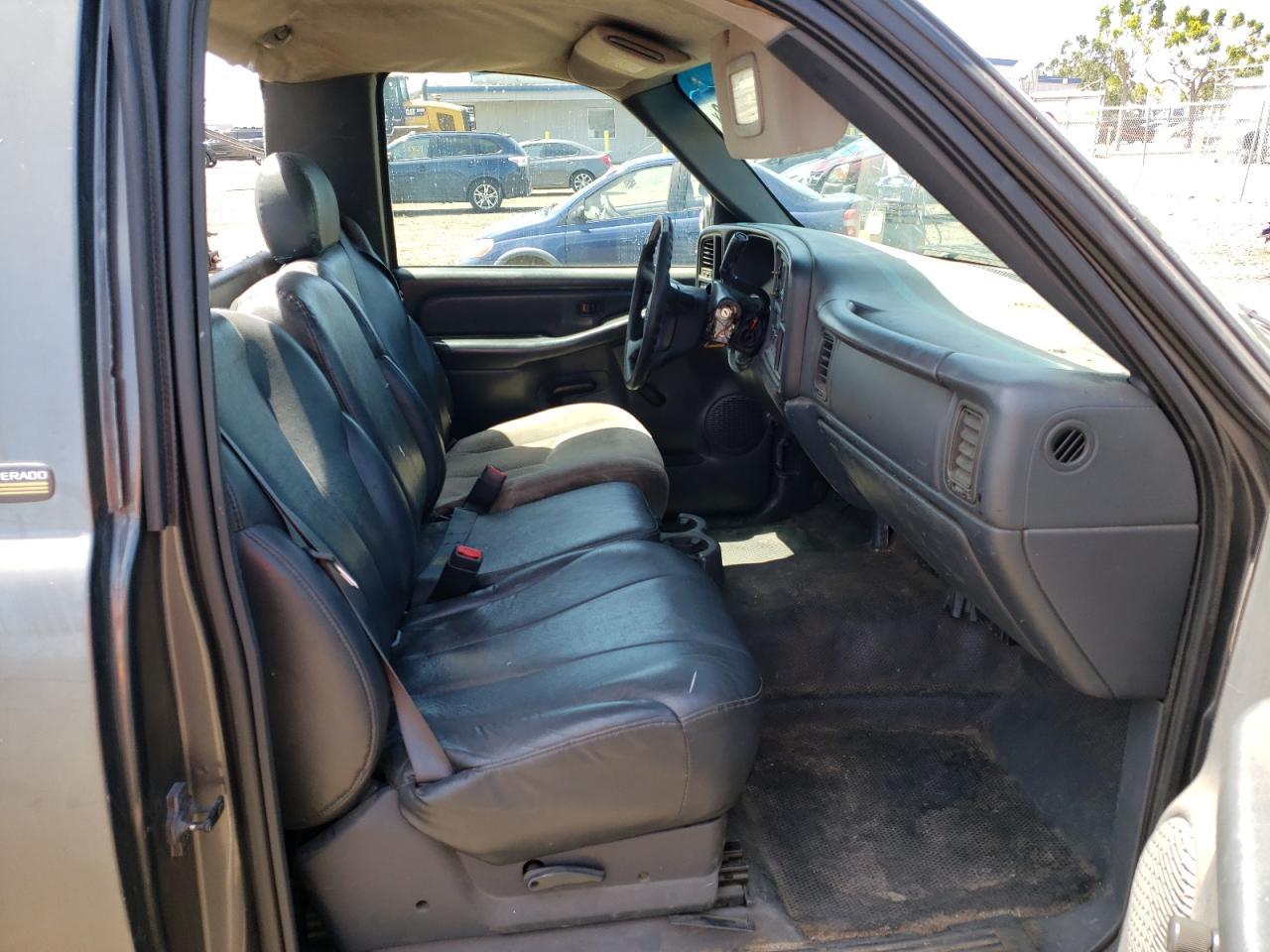 Photo 5 from auction – 2002 CHEVROLET SILVERADO with VIN 1GCGC24U82Z300155