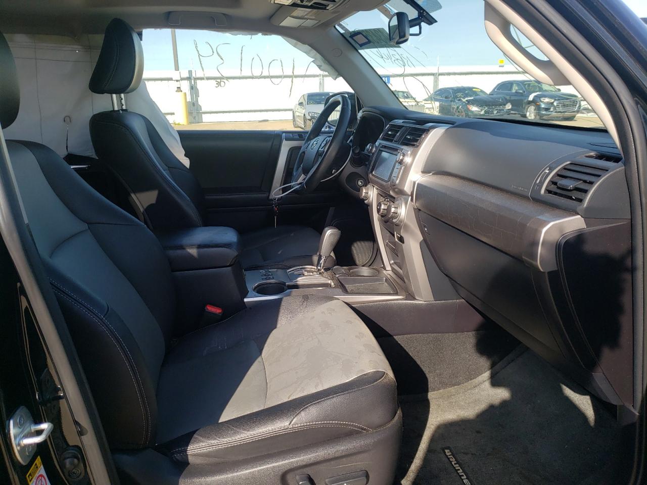 Photo 5 from auction – 2016 TOYOTA 4RUNNER SR with VIN JTEZU5JR1G5136314
