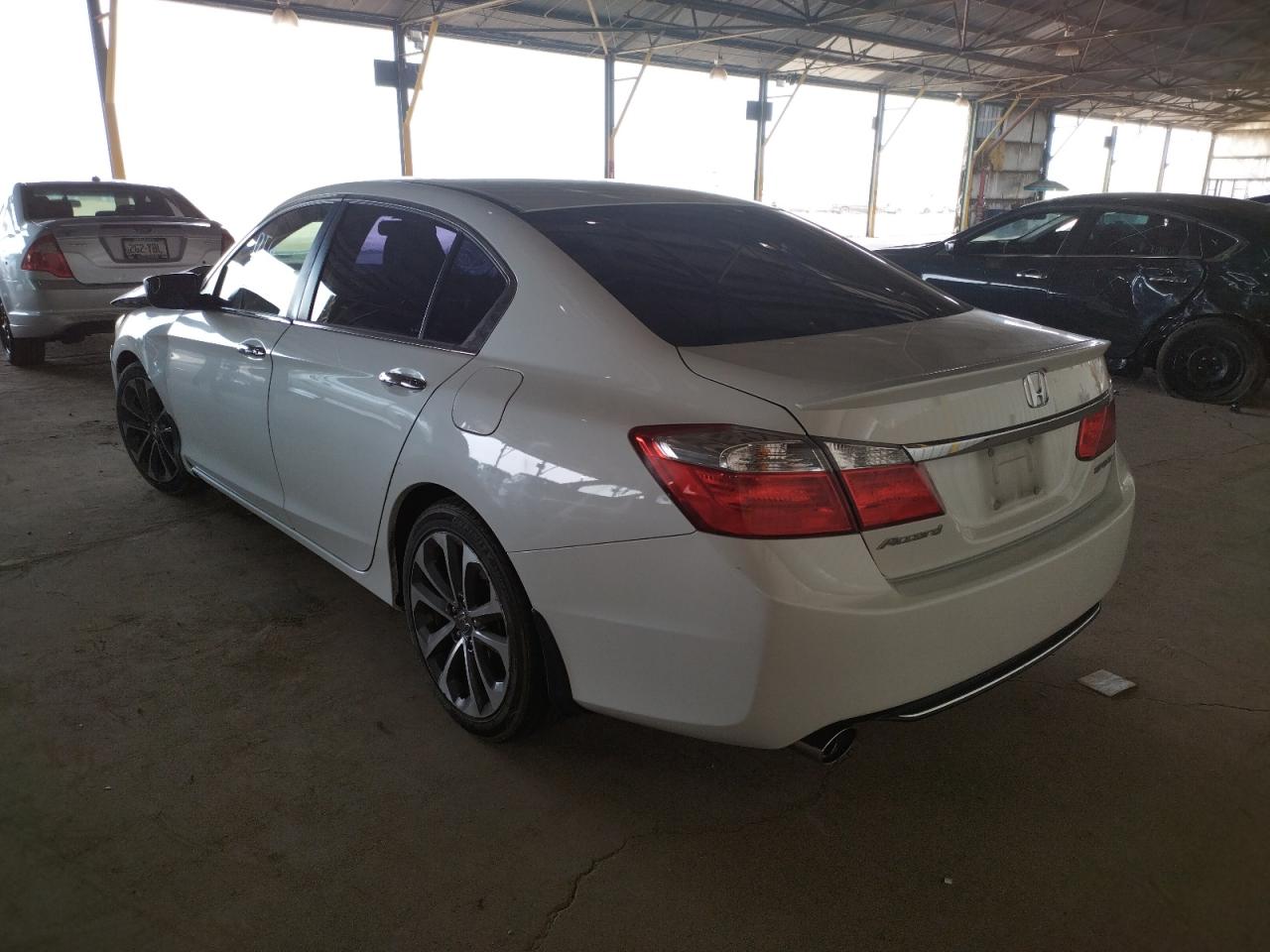Photo 3 from auction – 2014 HONDA ACCORD SPO with VIN 1HGCR2F53EA093682